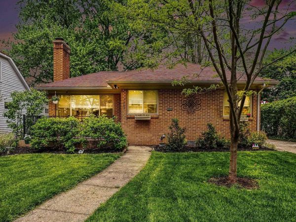 1605 E Madison Street, South Bend, IN 46617