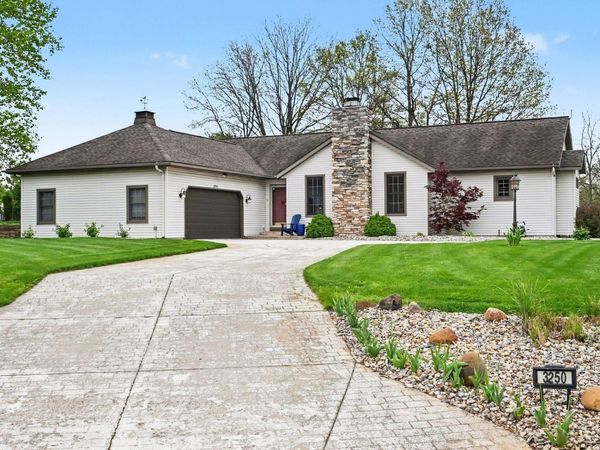 3250 N Ashford Court, Warsaw, IN 46582