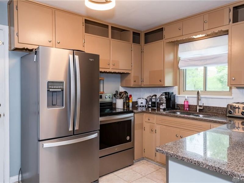 909 Larriwood Avenue, Kettering, OH 45429 Photo 13