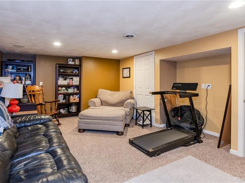909 Larriwood Avenue, Kettering, OH 45429 Photo 30