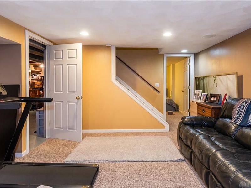 909 Larriwood Avenue, Kettering, OH 45429 Photo 31