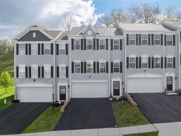 2806 Canterbury Dr , Imperial, PA 15126