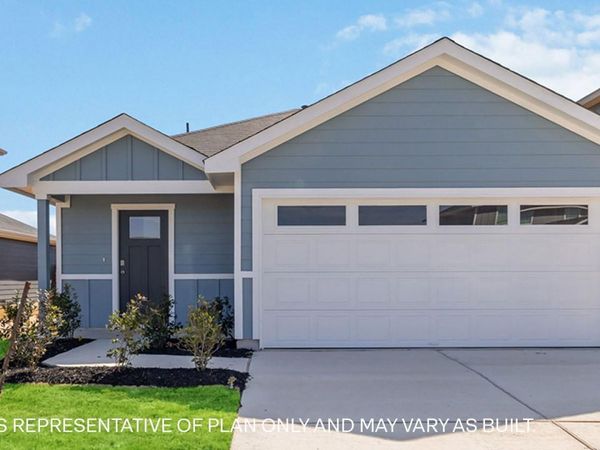 390 Ebbsfleet DR, Uhland, TX 78640