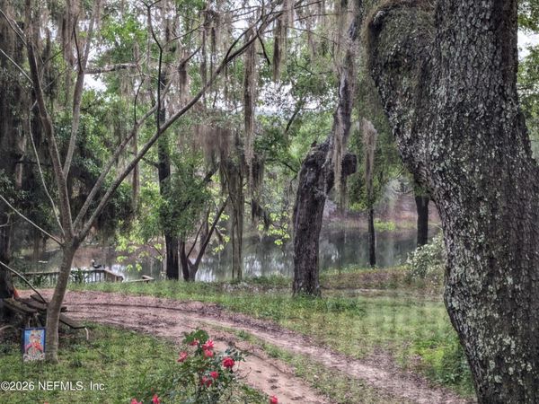 183 SHERMAN DRIVE Circle, Unit B, Interlachen, FL 32148