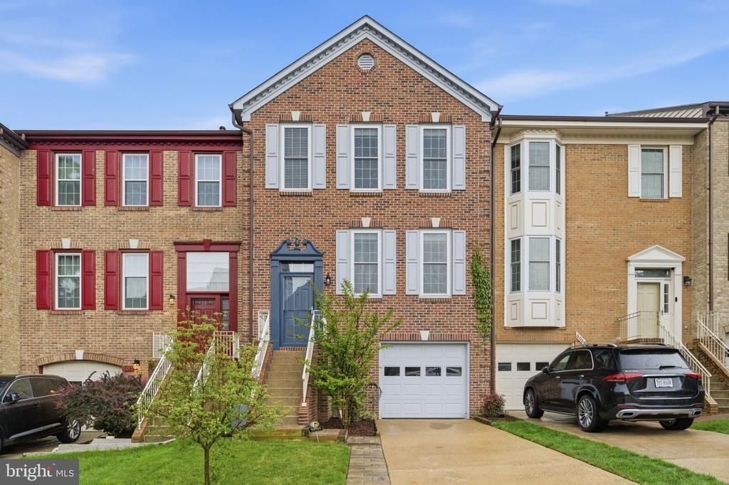 6010 Wescott Hills Way, Alexandria, VA 22315 Main Photo
