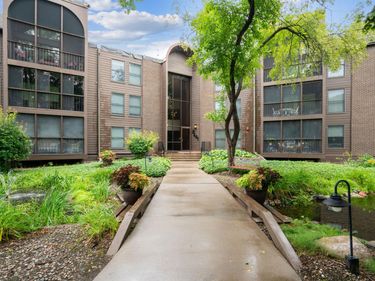 8441 Irwin Road , Unit 110, Bloomington, MN 55437