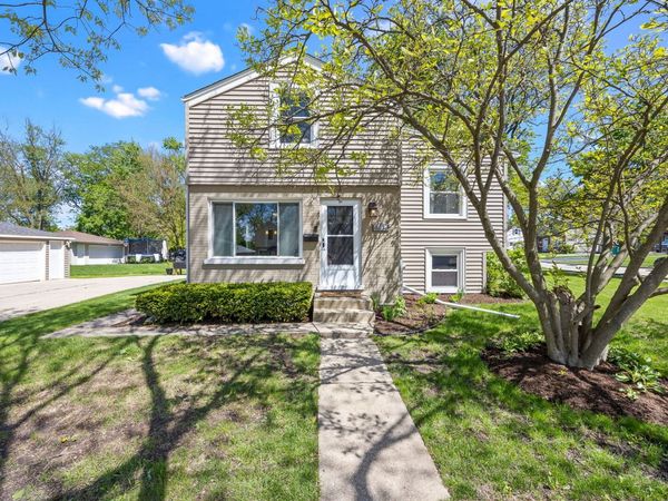 623 S Green Valley Drive , Lombard, IL 60148