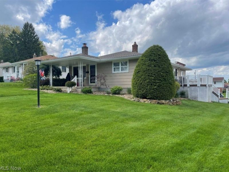 447 W Omar Street, Struthers, OH 44471 Photo 2