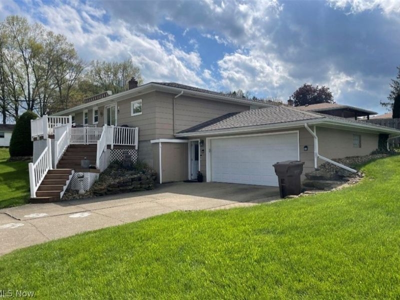 447 W Omar Street, Struthers, OH 44471 Photo 3