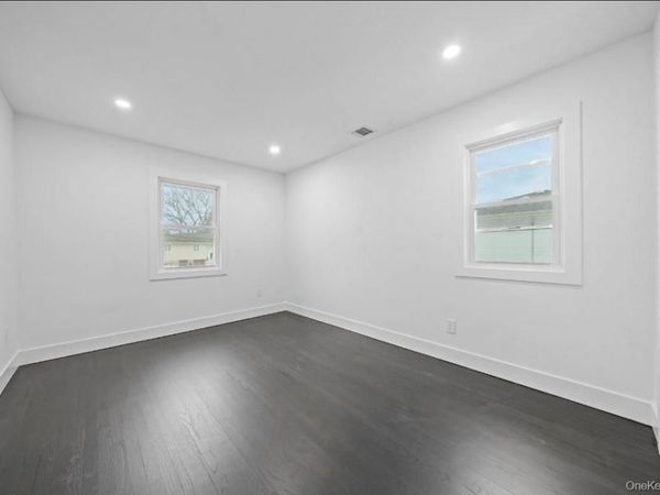 200 Irish Lane , Islip Terrace, NY 11752