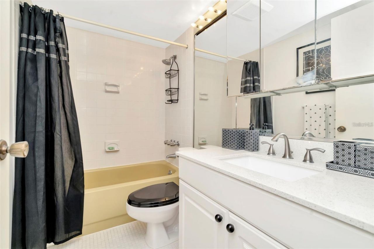 15462 Gulf Boulevard , Unit 508, Madeira Beach, FL 33708 Photo