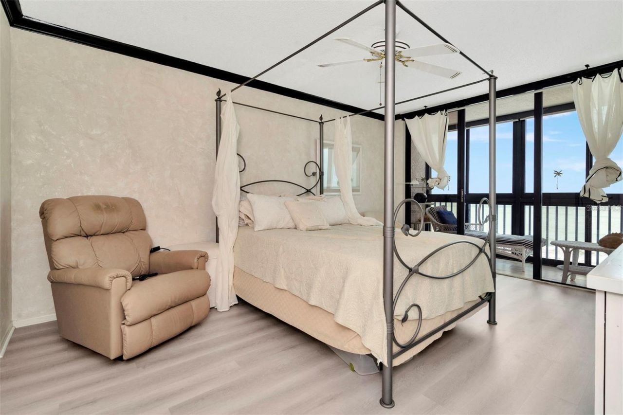 15462 Gulf Boulevard , Unit 508, Madeira Beach, FL 33708 Photo