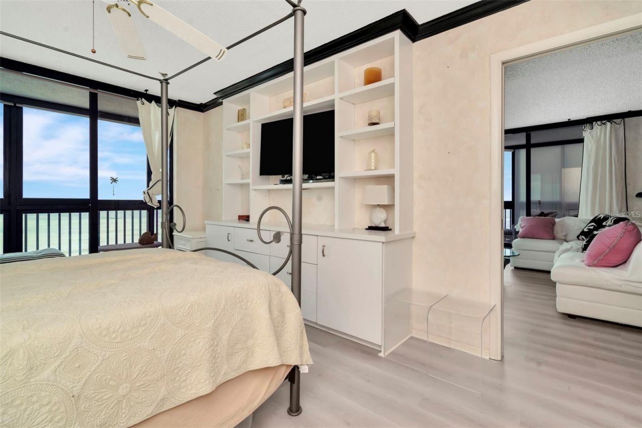 15462 Gulf Boulevard , Unit 508, Madeira Beach, FL 33708 Photo