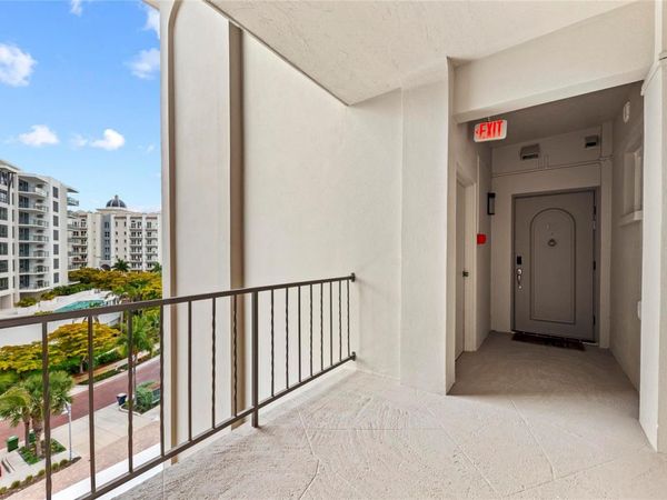 350 GOLDEN GATE POINT, Unit 61, SARASOTA, FL 34236