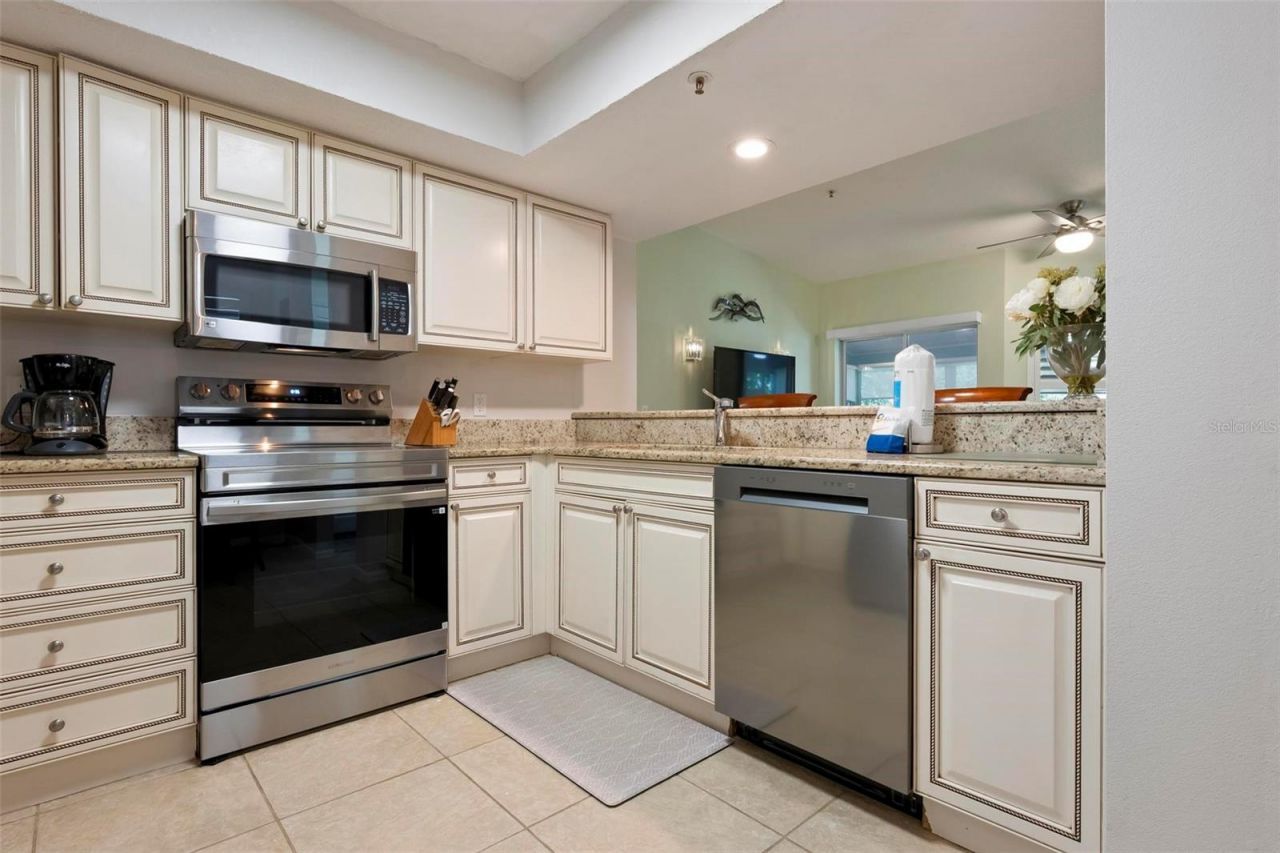 1269 Siesta Bayside Drive , Unit 1269C, Sarasota, FL 34242 Photo