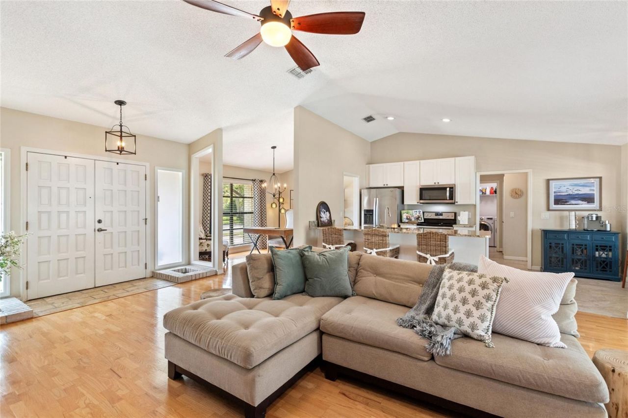 932 Yellow Rose Drive, Orlando, FL 32818 Photo
