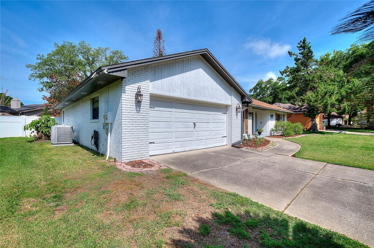 932 Yellow Rose Drive, Orlando, FL 32818 Photo