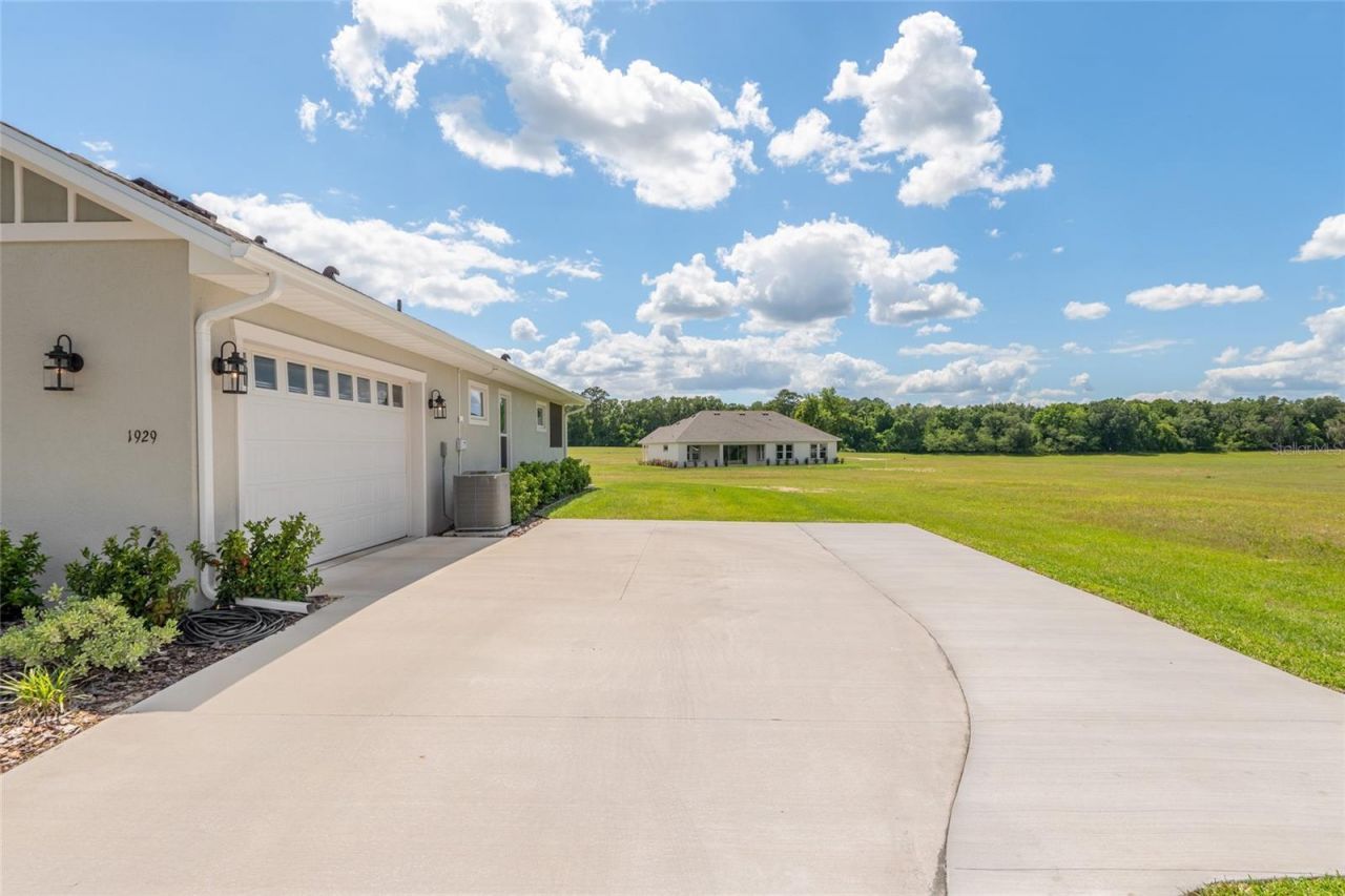 1929 NW 85th Loop, Ocala, FL 34475 Photo