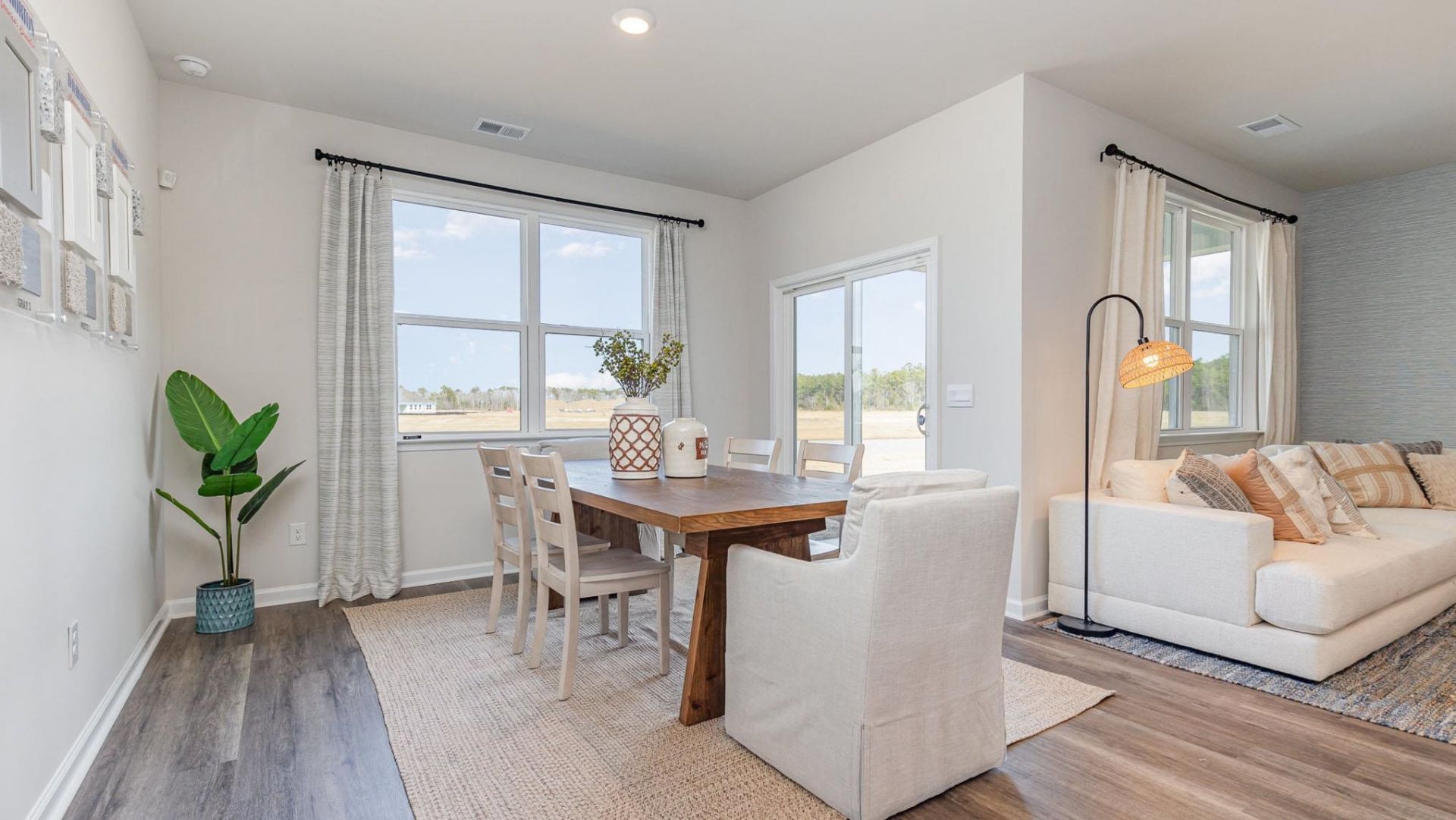 2510 Riverboat Way  Photo 5