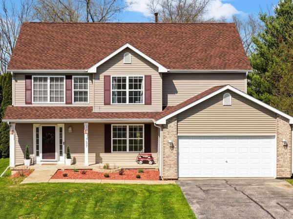 137 Lamplighter Loop SE, POPLAR GROVE, IL 61065