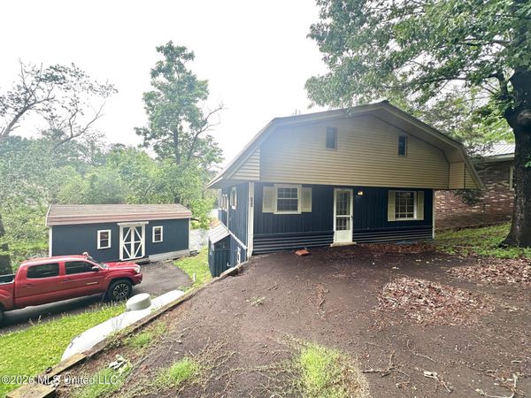 385 Lake Shore Drive, Potts Camp, MS 38659