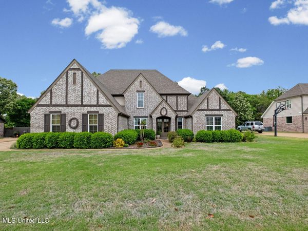 14685 Saint Charles Drive, Olive Branch, MS 38654
