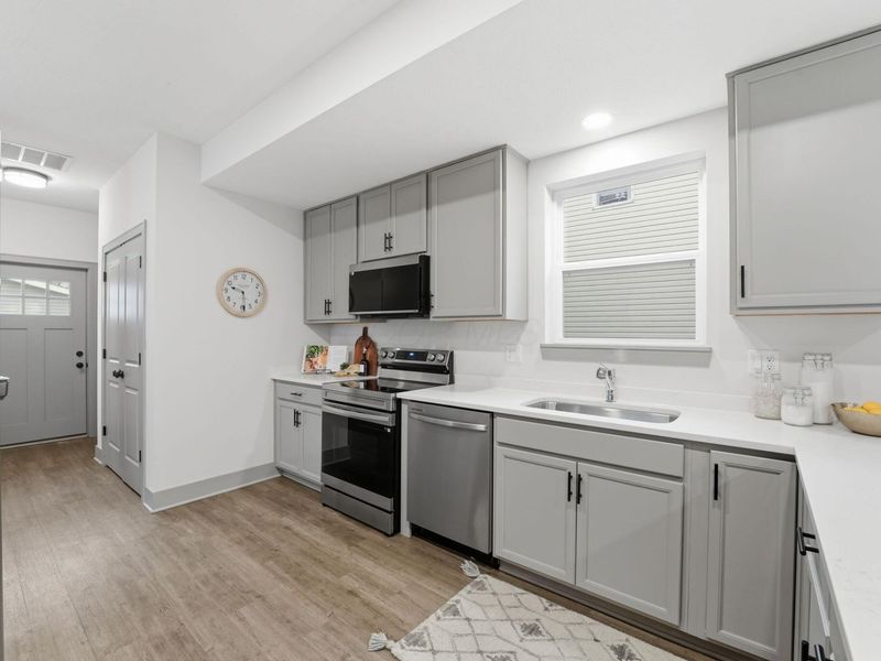 804 Gibbard Avenue , Columbus, OH 43201 Photo 12