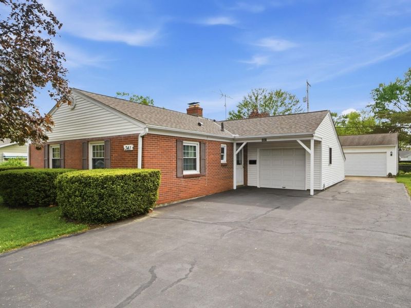 341 Carilla Lane, Columbus, OH 43228 Photo 2