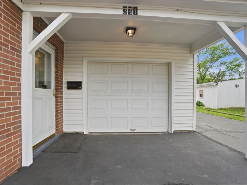341 Carilla Lane, Columbus, OH 43228 Photo 5