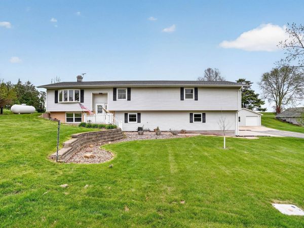 7262 Hudson Heights Drive, Hudson, IA 50643