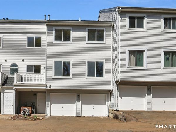 14 Staffordshire Common, Unit 14, Wallingford, CT 06492