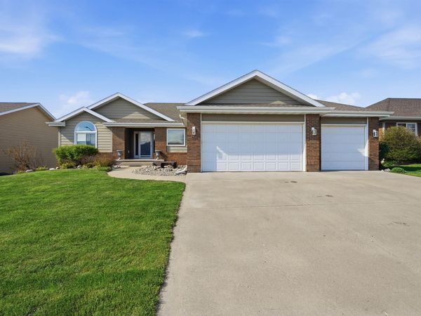 134 West Creek Dr, Lawton, IA 51030