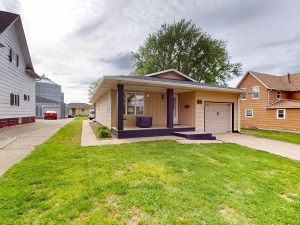 11 N WASHINGTON ST, Remsen, IA 51050