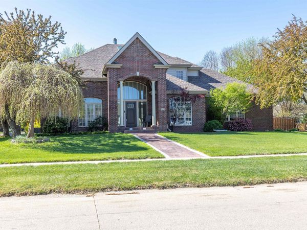324 Regency Court, South Sioux City, NE 68776