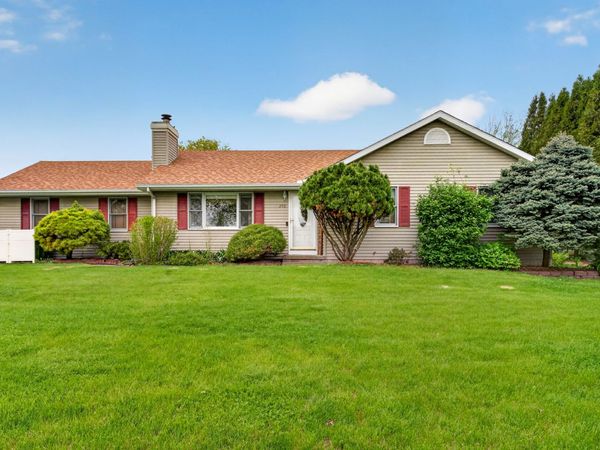 250 36th Avenue N, Clinton, IA 52732