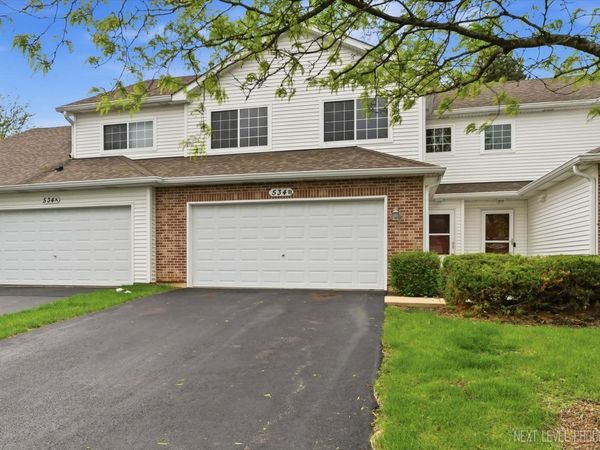 534 mallard Lane , Unit B, Sugar Grove, IL 60554