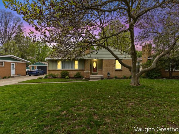 1501 Carlton Avenue NE, Grand Rapids, MI 49505