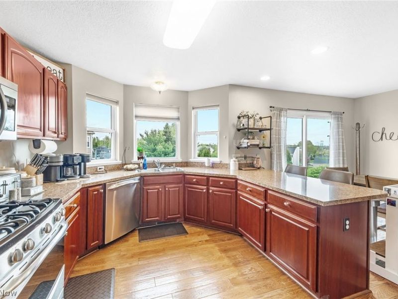 846 Longbrook Drive, Wadsworth, OH 44281 Photo 9