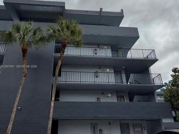 310 Fontainebleau Blvd , Unit 406, Miami, FL 33172