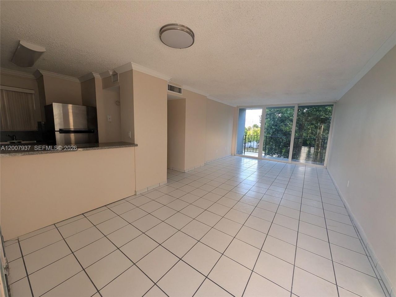 310 Fontainebleau Blvd, Unit 406, Miami, FL 33172 Photo
