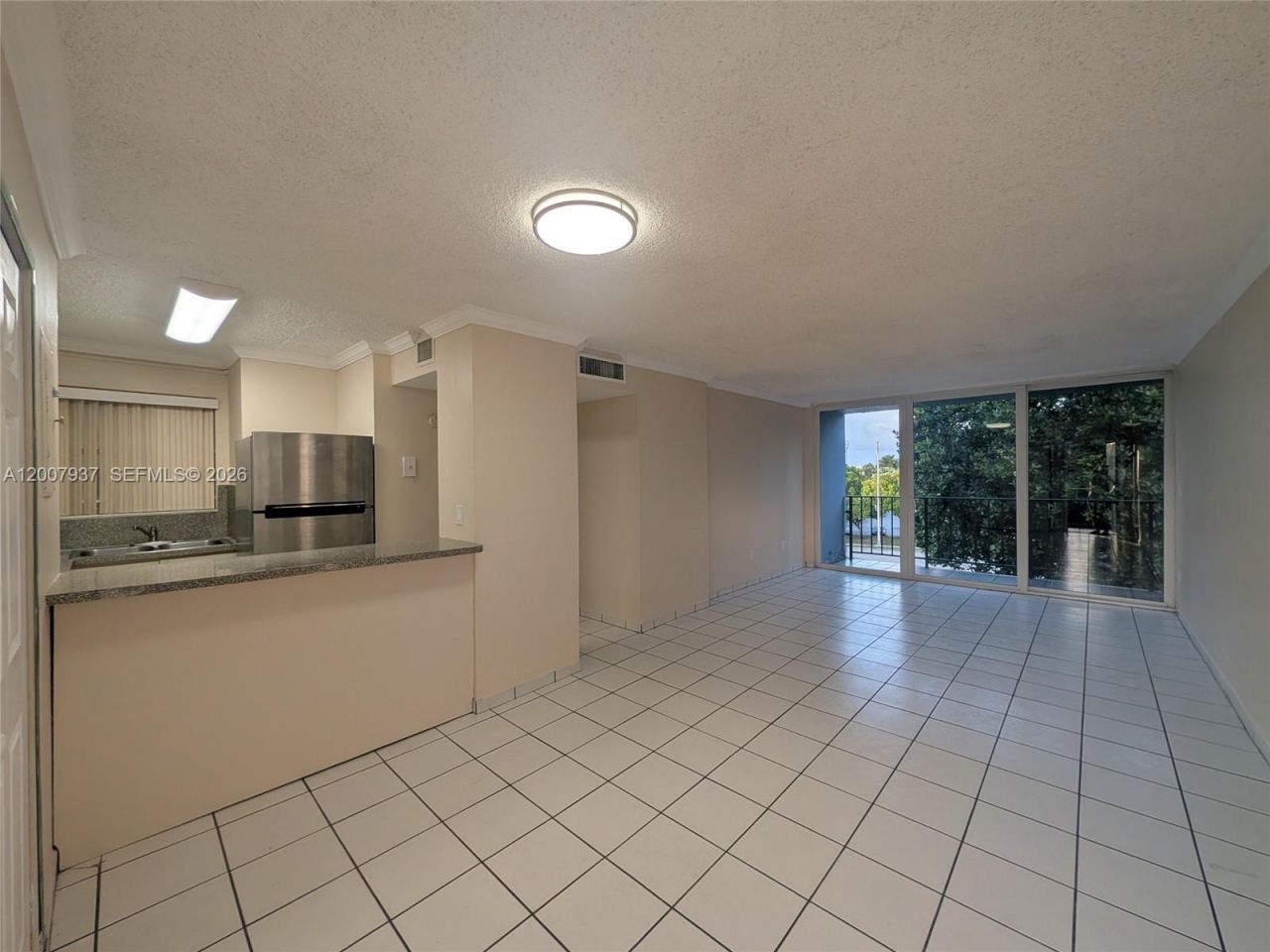 310 Fontainebleau Blvd, Unit 406, Miami, FL 33172 Photo
