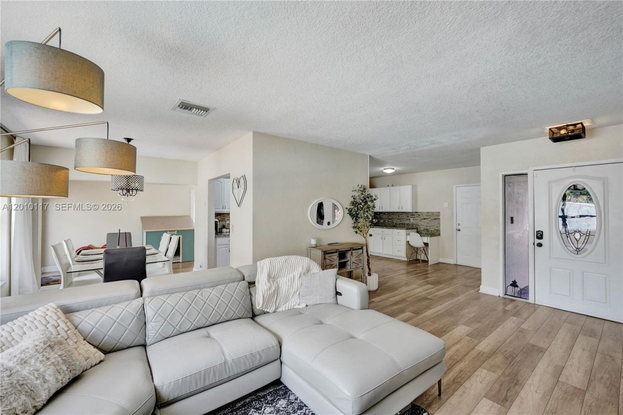 7511 NW 41st St, Coral Springs, FL 33065 Photo