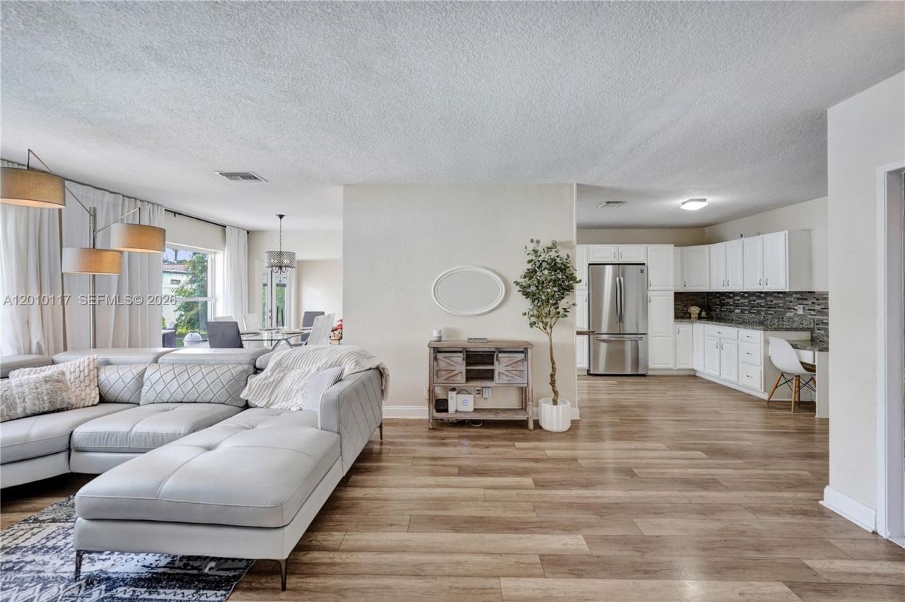 7511 NW 41st St, Coral Springs, FL 33065 Photo