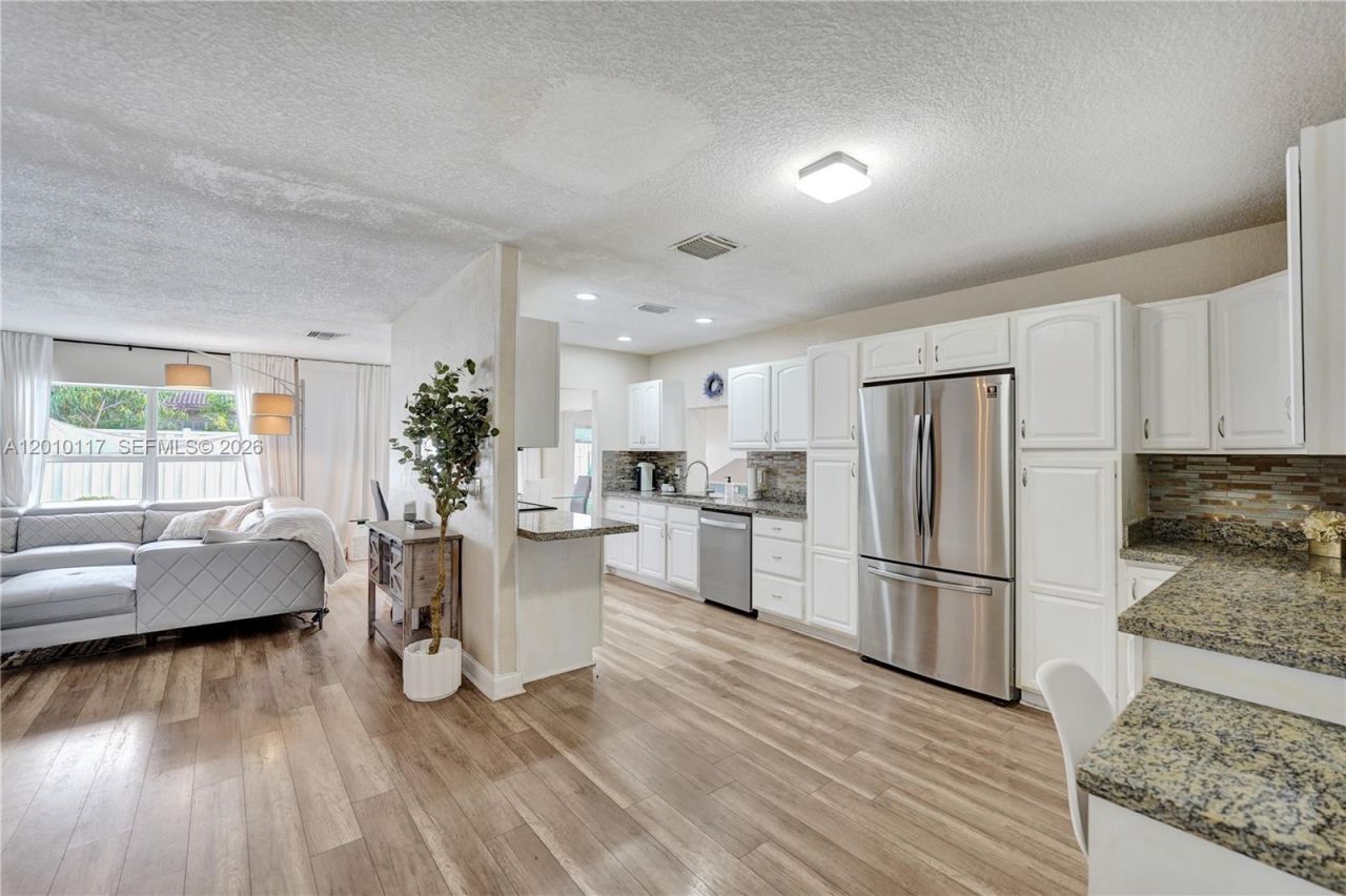 7511 NW 41st St, Coral Springs, FL 33065 Photo