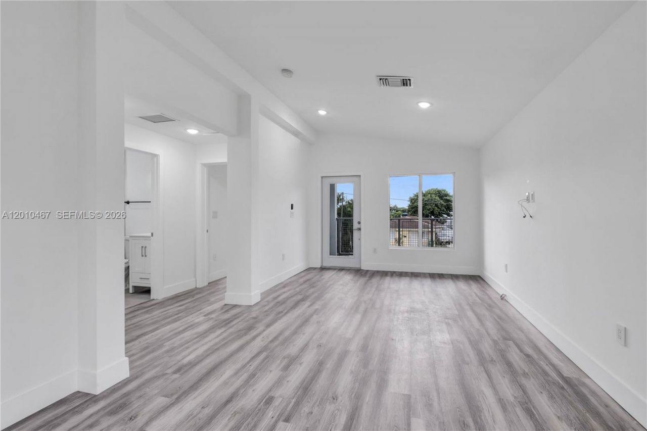 763 NW 80th St , Unit B, Miami, FL 33150 Photo