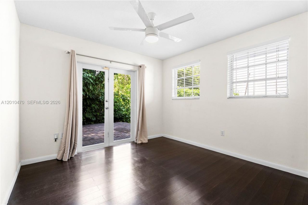 5520 San Vicente St , Coral Gables, FL 33146 Photo