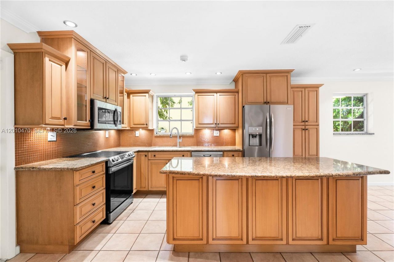 5520 San Vicente St , Coral Gables, FL 33146 Photo