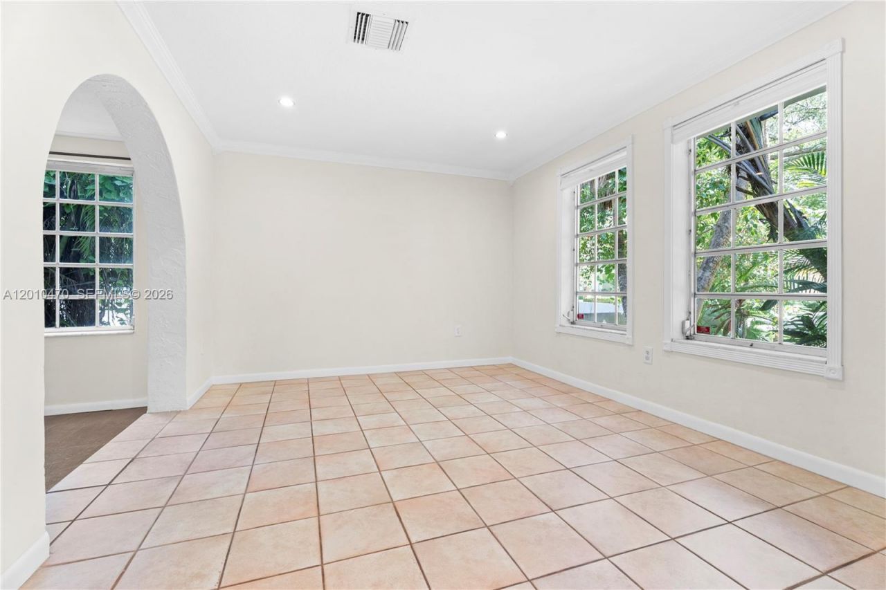 5520 San Vicente St , Coral Gables, FL 33146 Photo