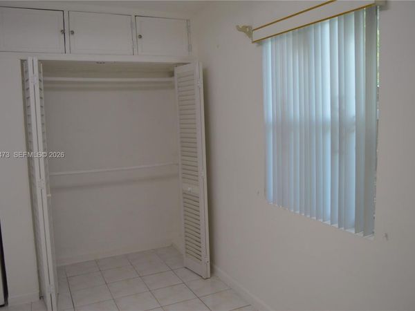 931 NW 179th Ter, Miami Gardens, FL 33169