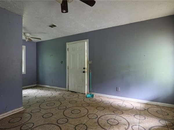 6096 Blackhawk Trail SE, Mableton, GA 30126